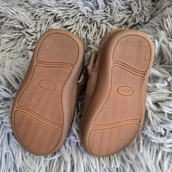 Toddler Ugg Keelan II boot, size 6T - Picture 4 of 9